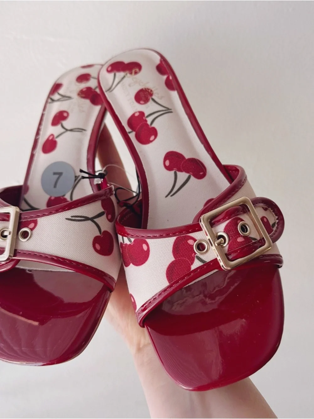 Seychelles • Kitten Heel Mule in Cherry Cream/Red - Picture 4 of 12